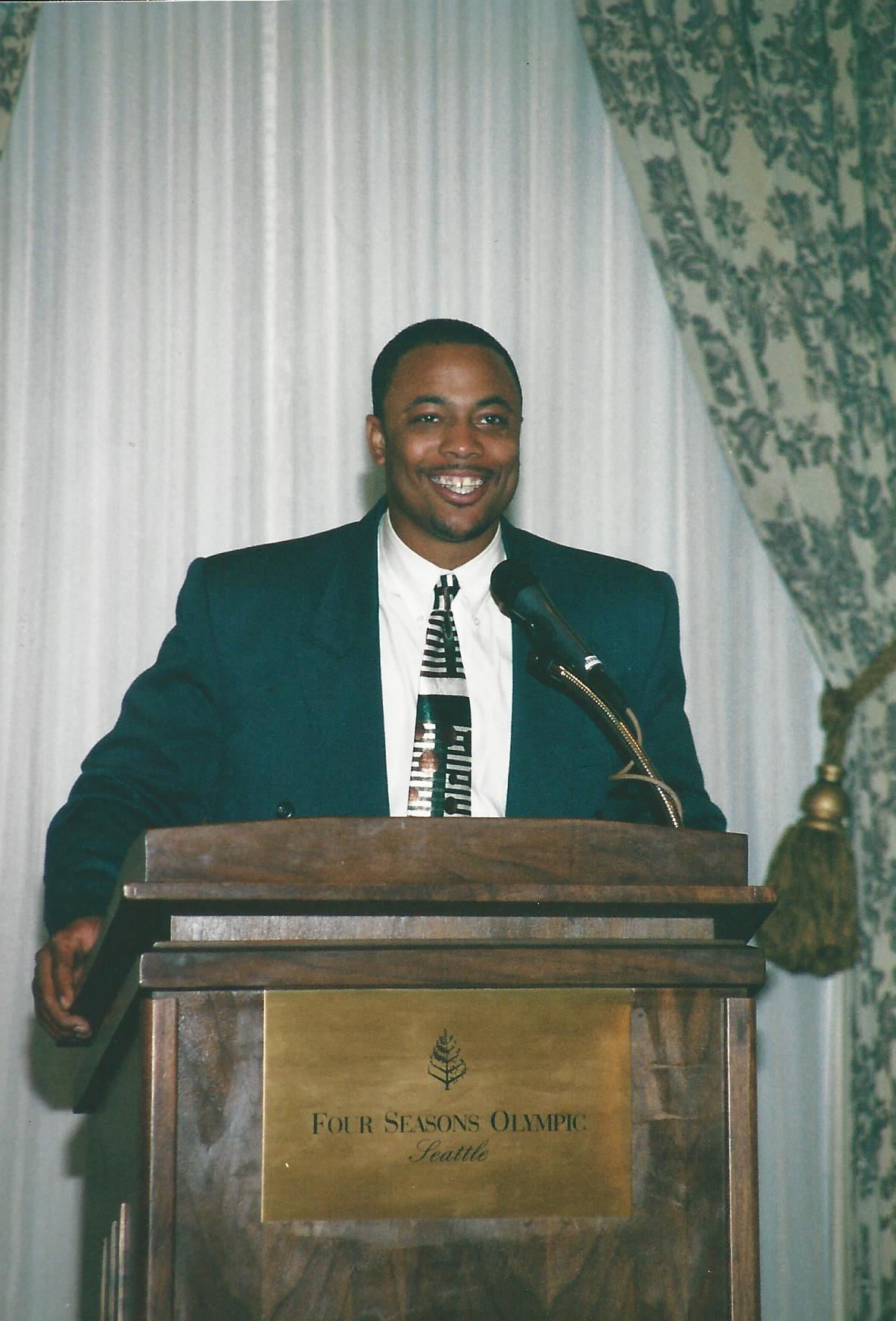 TieOneOn2003_0031.jpg
